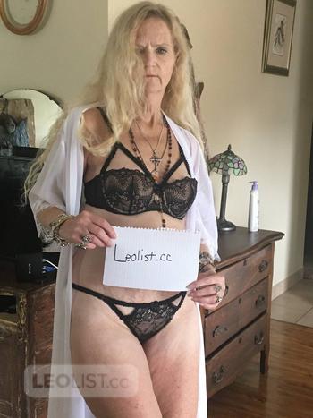 Debbie Smith, 49 Caucasian/White female escort, Chatham-Kent